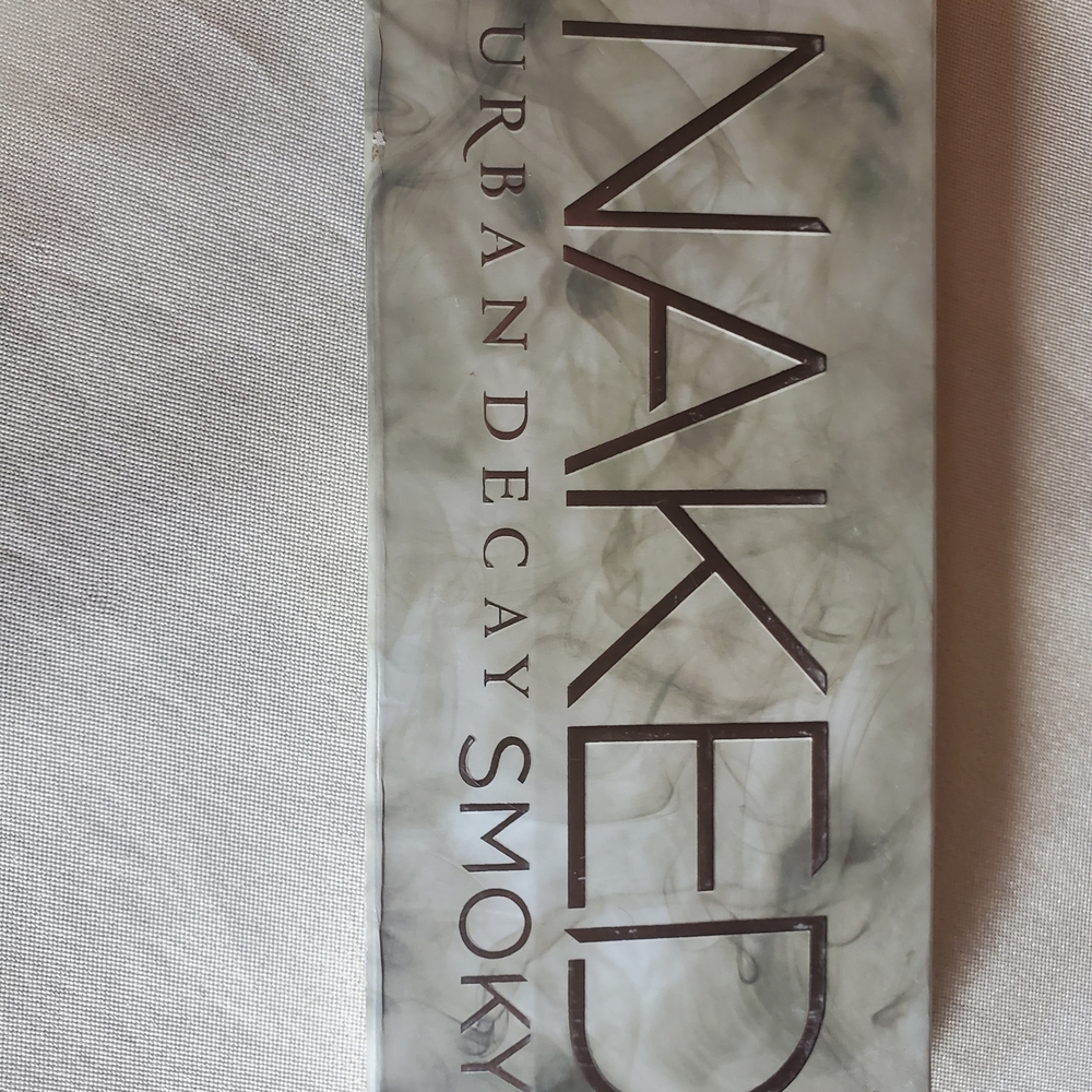 Urban Decay Naked Smoky Palette in Gray and Black
